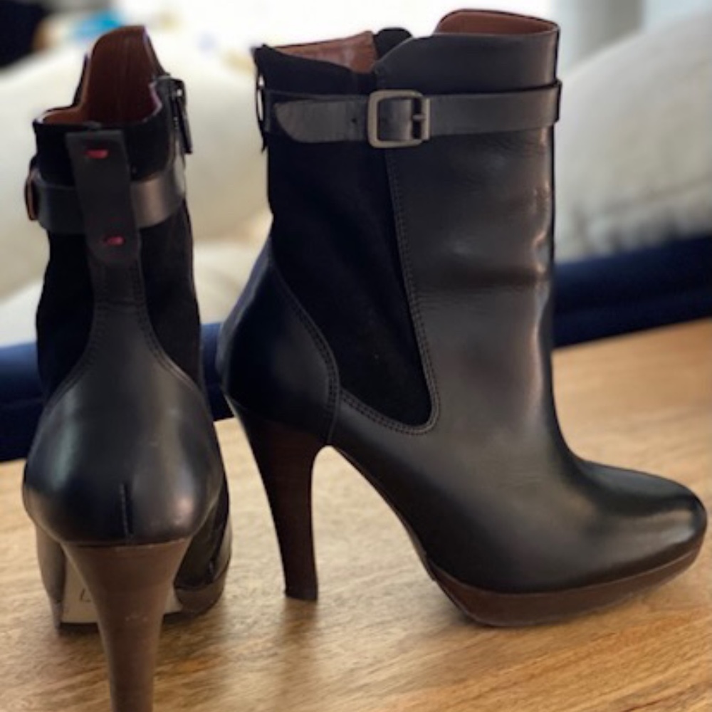 Levi's Black Leather Heeled Boots with Suede & Buckle Detail Size 38